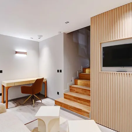 Apartment Modern Souplex A C 2br 6p- Near The Louvre Museum
